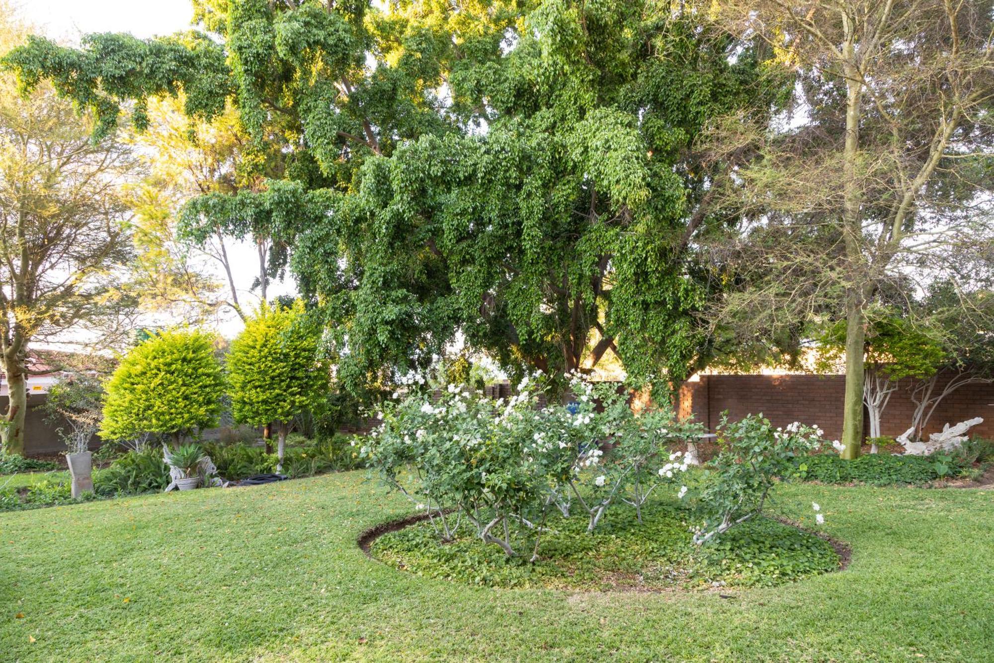 Hh 820 Accomodation Grootfontein Экстерьер фото